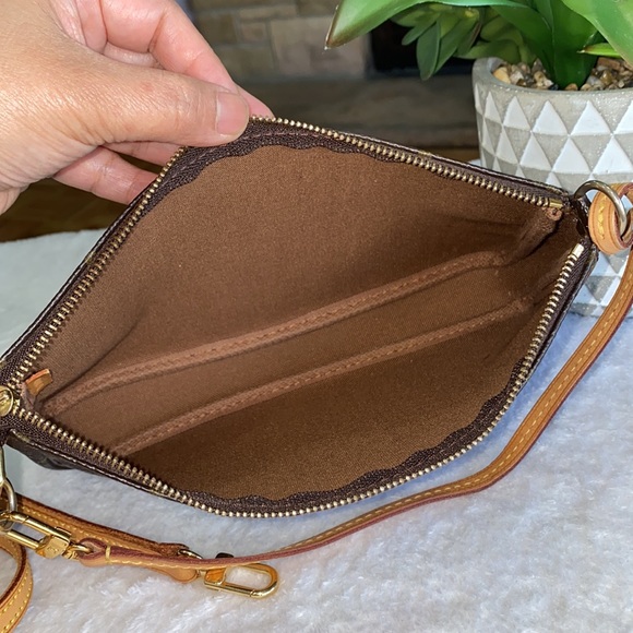 ❤️authentic lv Reposhing purse - Picture 10 of 16